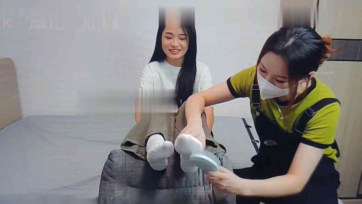 smile原创tk新作之tk挠脚心视频vk全网重磅首发SMILE原创最新作品玥玥和冰冰完整版！在线看！